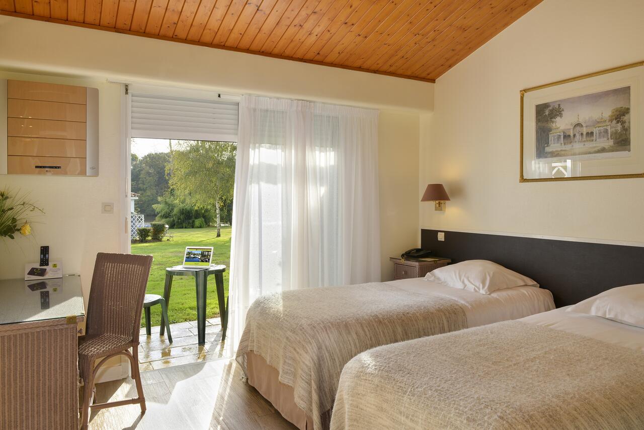 Logis Hotel Val De Vienne Le Vigeant المظهر الخارجي الصورة