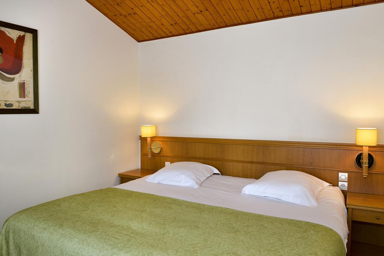 Logis Hotel Val De Vienne Le Vigeant المظهر الخارجي الصورة