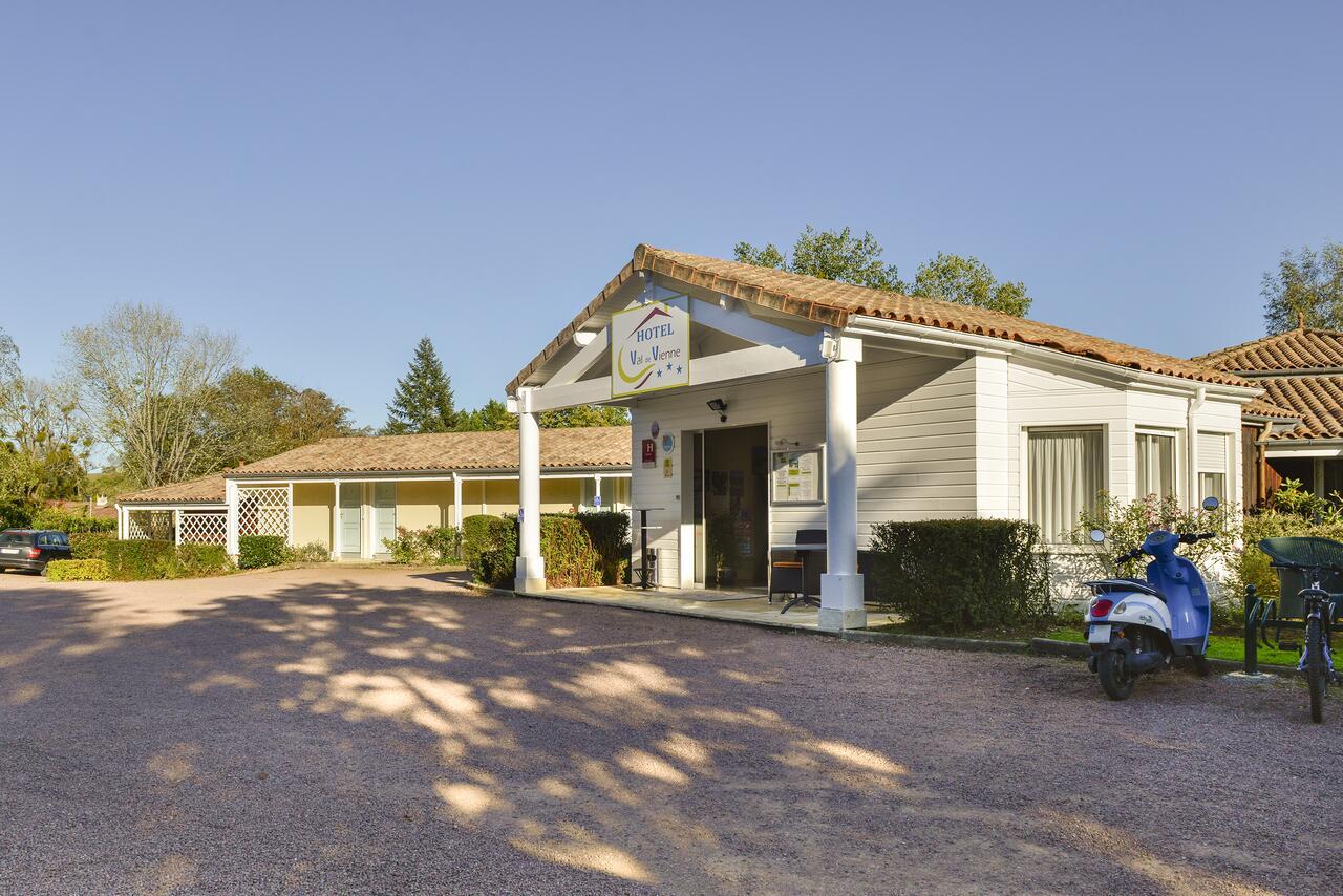 Logis Hotel Val De Vienne Le Vigeant المظهر الخارجي الصورة