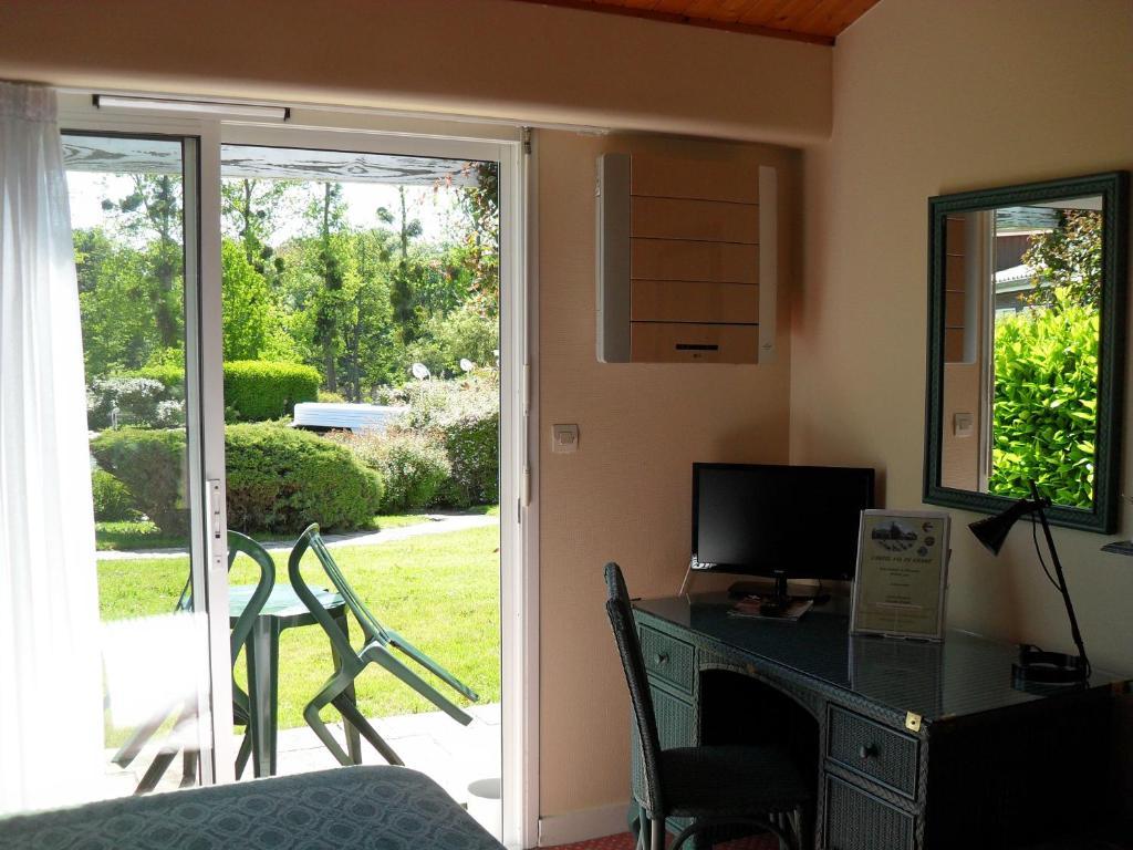 Logis Hotel Val De Vienne Le Vigeant المظهر الخارجي الصورة