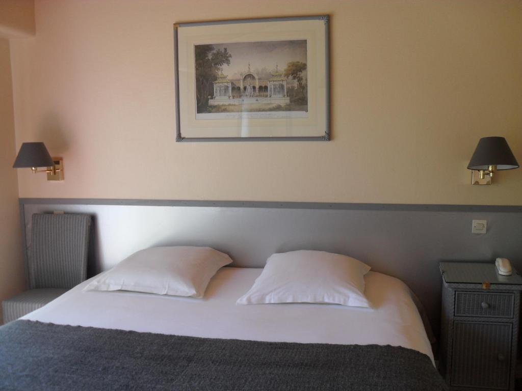 Logis Hotel Val De Vienne Le Vigeant الغرفة الصورة